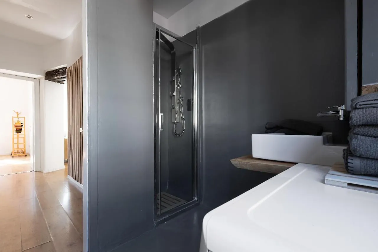 Casanina - The House Of Travelers Apartment Como Italy