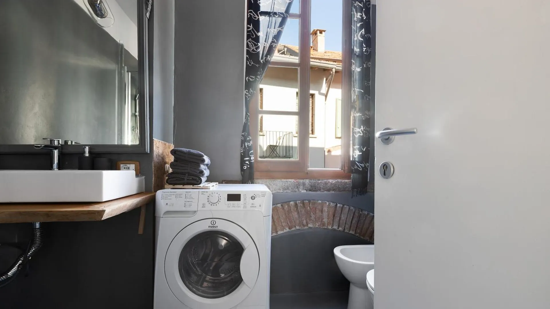 Casanina - The House Of Travelers Apartment Como